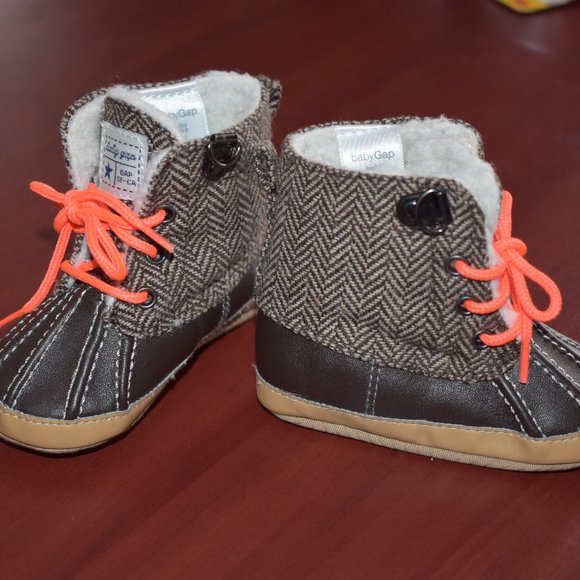 Baby Gap Duck Boots Brown Soft Sole with Bright Orange Shoelaces Size 6-12 M - Picture 4 of 8